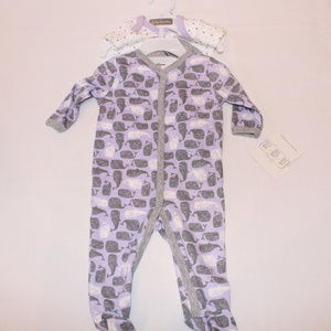 Girls 3 piece set Pajama/one piece and bib 0/3m